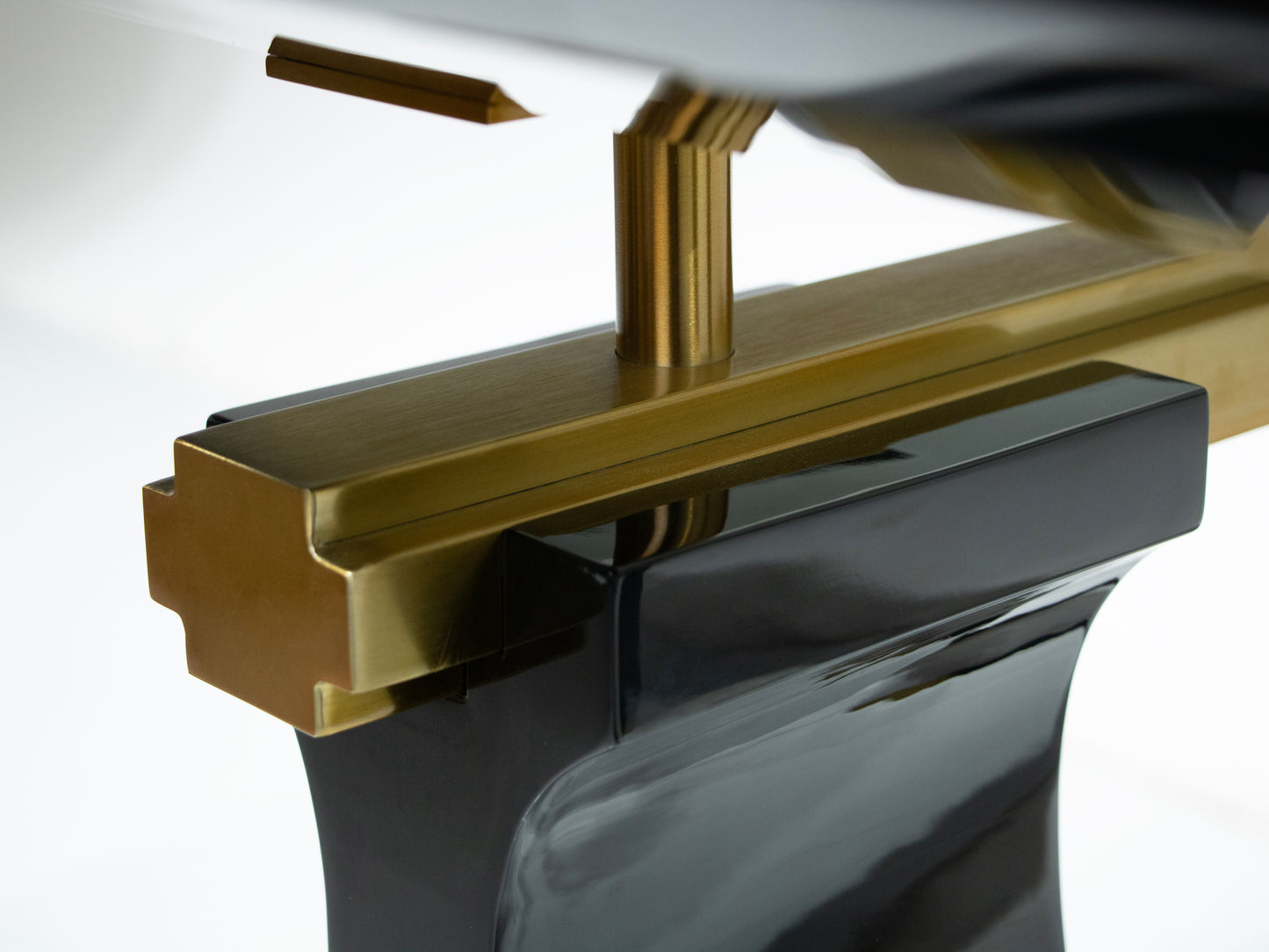 Axel Desk