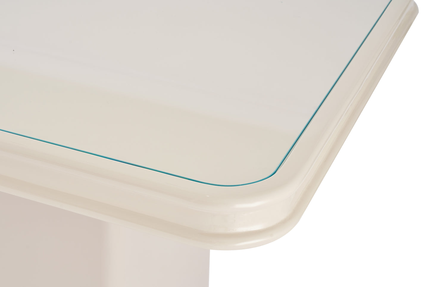 Isla Dining Table