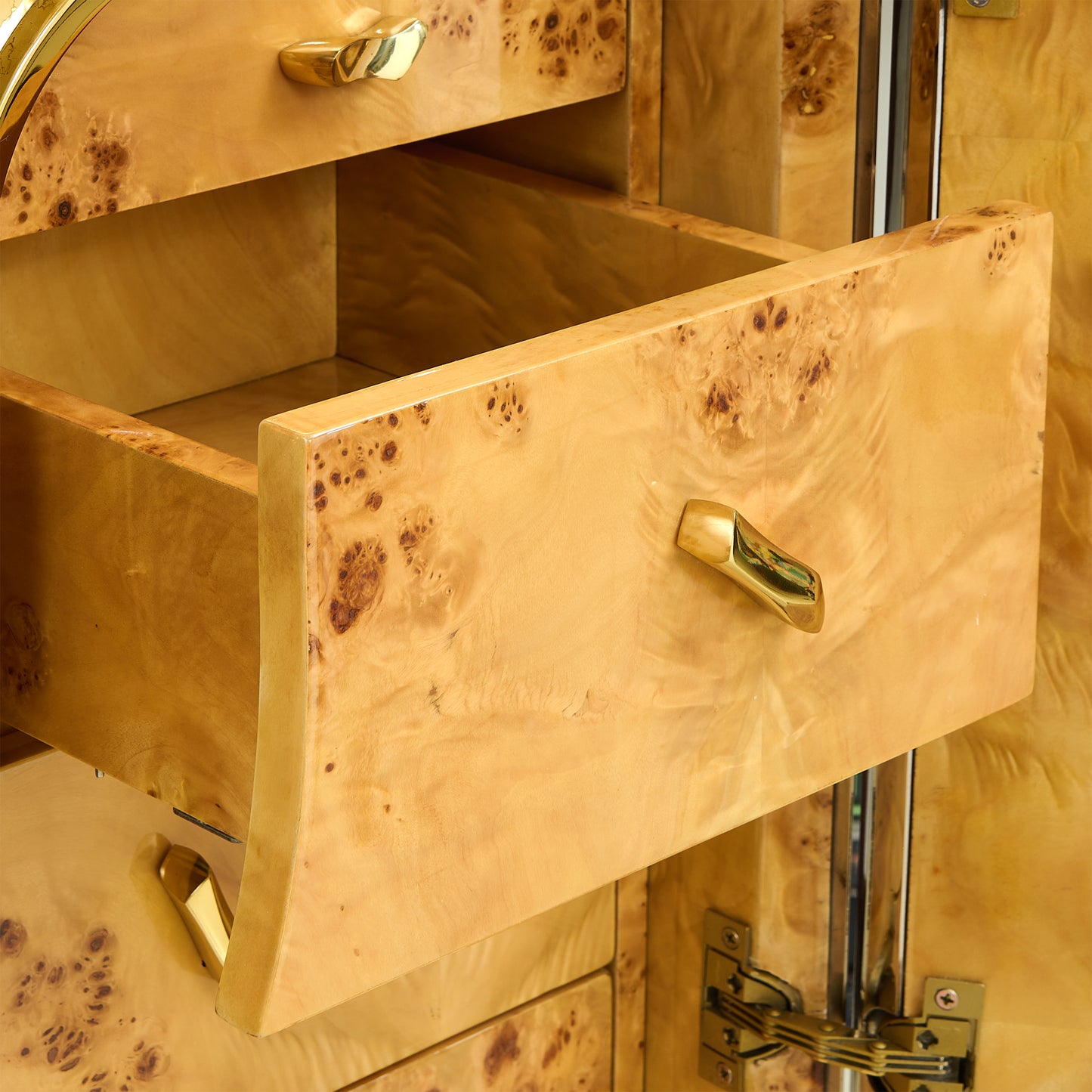 Vivian Cabinet