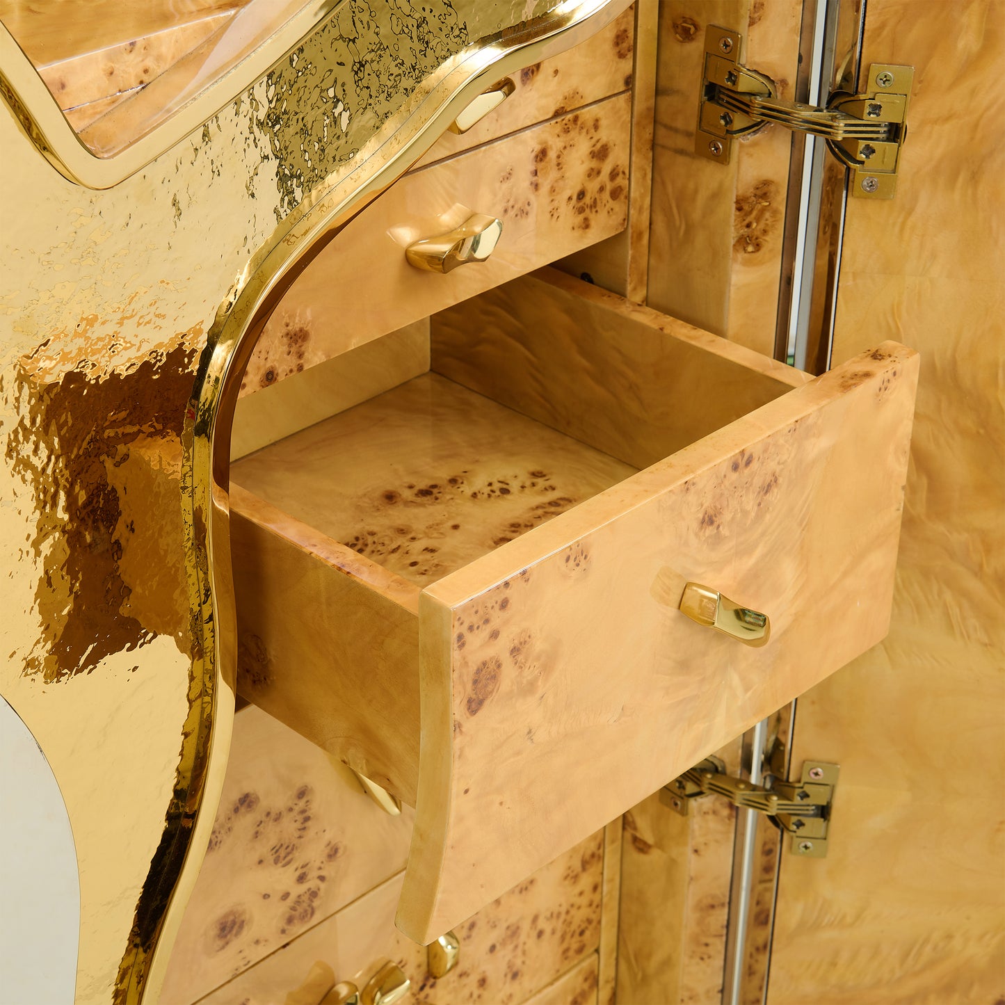 Vivian Cabinet