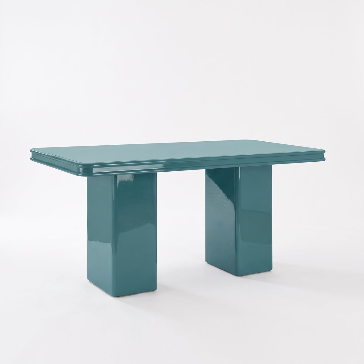 Isla Dining Table